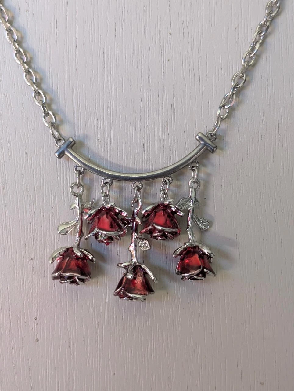 Parure boucles d'oreilles et Collier avec breloques roses PA1167